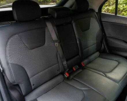 Красный Киа Niro, объемом двигателя 0 л и пробегом 27 тыс. км за 19000 $, фото 10 на Automoto.ua