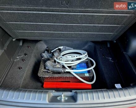 Красный Киа Niro, объемом двигателя 0 л и пробегом 19 тыс. км за 27900 $, фото 19 на Automoto.ua