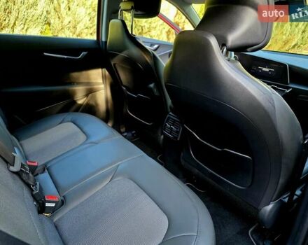 Красный Киа Niro, объемом двигателя 0 л и пробегом 19 тыс. км за 27900 $, фото 20 на Automoto.ua