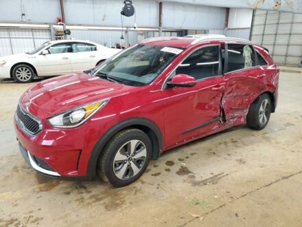 Киа Niro 2017 в Львове на Automoto.ua Красный Киа Niro, объемом двигателя 1.6 л и пробегом 80 тыс. км за 10400 $, фото 1 на Automoto.ua