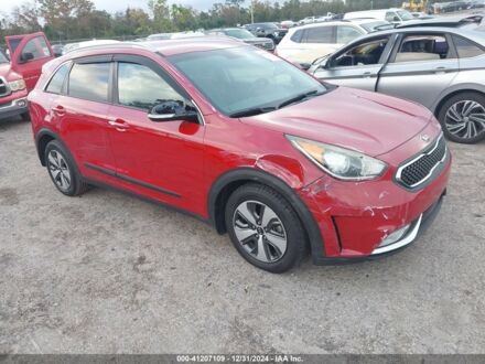 Киа Niro 2017 в Львове на Automoto.ua Красный Киа Niro, объемом двигателя 1.6 л и пробегом 190 тыс. км за 11200 $, фото 1 на Automoto.ua