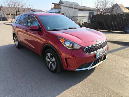 Кіа Niro 2017 у Христиновке на Automoto.ua Червоний Кіа Niro, об'ємом двигуна 1.6 л та пробігом 170 тис. км за 15200 $, фото 1 на Automoto.ua