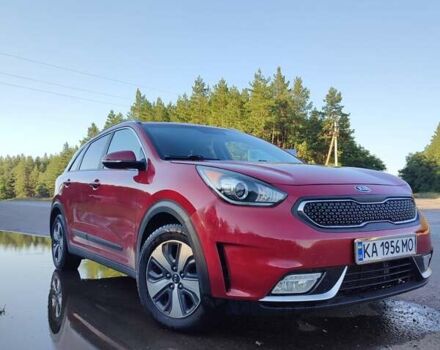 Красный Киа Niro, объемом двигателя 1.58 л и пробегом 150 тыс. км за 13500 $, фото 1 на Automoto.ua