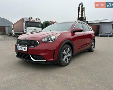 Красный Киа Niro, объемом двигателя 1.58 л и пробегом 168 тыс. км за 14900 $, фото 1 на Automoto.ua