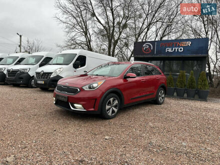 Червоний Кіа Niro, об'ємом двигуна 1.58 л та пробігом 190 тис. км за 13000 $, фото 1 на Automoto.ua