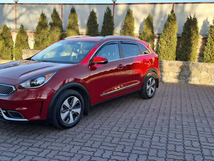 Киа Niro 2017 в Виннице на Automoto.ua Красный Киа Niro, объемом двигателя 1.58 л и пробегом 138 тыс. км за 16950 $, фото 1 на Automoto.ua