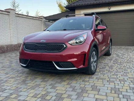 Красный Киа Niro, объемом двигателя 1.58 л и пробегом 123 тыс. км за 14200 $, фото 1 на Automoto.ua