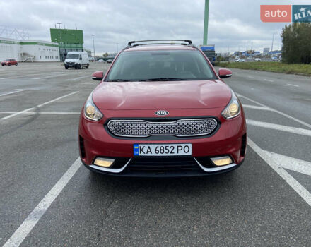 Кіа Niro 2018 у Києві на Automoto.ua Червоний Кіа Niro, об'ємом двигуна 1.58 л та пробігом 119 тис. км за 17250 $, фото 1 на Automoto.ua