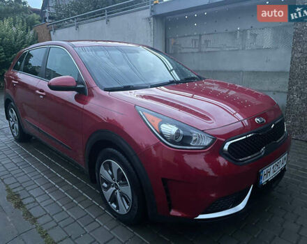 Червоний Кіа Niro, об'ємом двигуна 1.58 л та пробігом 67 тис. км за 16300 $, фото 1 на Automoto.ua