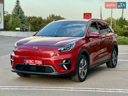 Киа Niro 2020 в Ровно на Automoto.ua Красный Киа Niro, объемом двигателя 0 л и пробегом 70 тыс. км за 19850 $, фото 1 на Automoto.ua