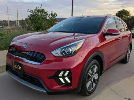 Киа Niro 2020 в Ивано-Франковске на Automoto.ua Красный Киа Niro, объемом двигателя 1.6 л и пробегом 40 тыс. км за 8200 $, фото 1 на Automoto.ua