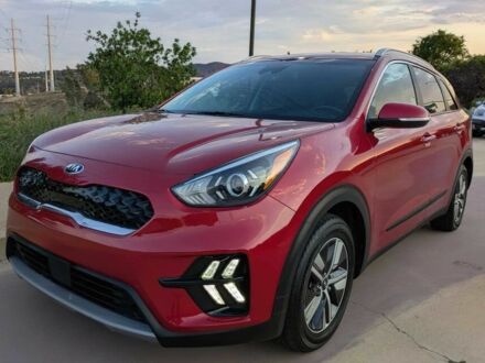 Киа Niro 2020 в Чернигове на Automoto.ua Красный Киа Niro, объемом двигателя 1.6 л и пробегом 38 тыс. км за 8500 $, фото 1 на Automoto.ua