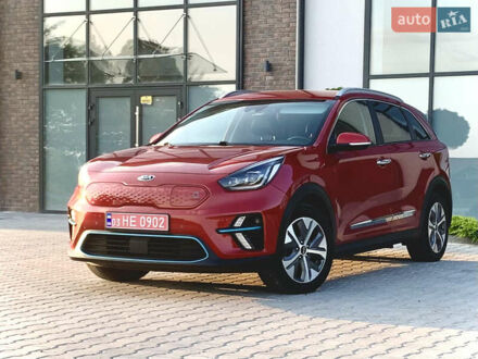 Киа Niro 2021 в Тернополе на Automoto.ua Красный Киа Niro, объемом двигателя 0 л и пробегом 89 тыс. км за 18100 $, фото 1 на Automoto.ua