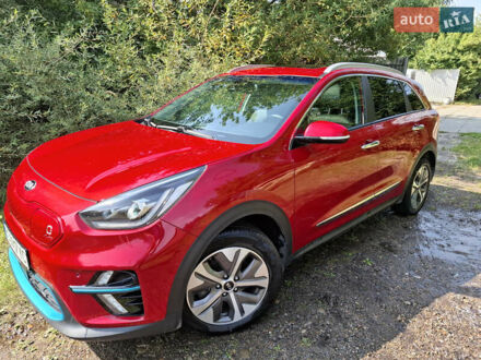Красный Киа Niro, объемом двигателя 0 л и пробегом 134 тыс. км за 19850 $, фото 1 на Automoto.ua
