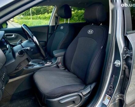 Кіа Niro, об'ємом двигуна 0 л та пробігом 139 тис. км за 15990 $, фото 21 на Automoto.ua