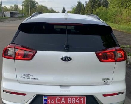 Кіа Niro, об'ємом двигуна 1.58 л та пробігом 71 тис. км за 16700 $, фото 11 на Automoto.ua