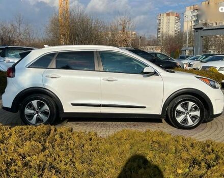 Кіа Niro, об'ємом двигуна 0 л та пробігом 102 тис. км за 16550 $, фото 7 на Automoto.ua