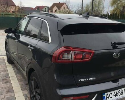 Кіа Niro, об'ємом двигуна 1.58 л та пробігом 171 тис. км за 17800 $, фото 3 на Automoto.ua