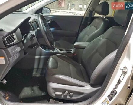 Киа Niro, объемом двигателя 1.58 л и пробегом 155 тыс. км за 2100 $, фото 6 на Automoto.ua