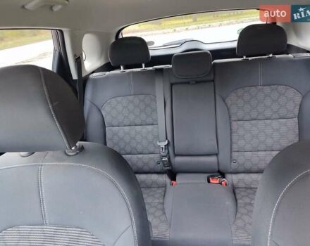 Киа Niro, объемом двигателя 1.58 л и пробегом 58 тыс. км за 12800 $, фото 5 на Automoto.ua