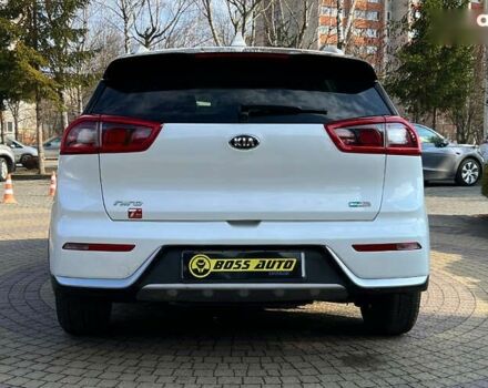 Кіа Niro, об'ємом двигуна 0 л та пробігом 102 тис. км за 16550 $, фото 5 на Automoto.ua