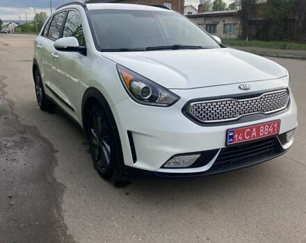 Кіа Niro, об'ємом двигуна 1.58 л та пробігом 71 тис. км за 16700 $, фото 9 на Automoto.ua