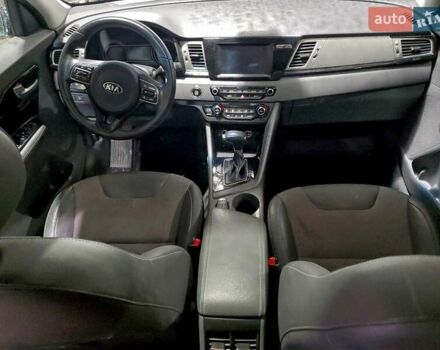Киа Niro, объемом двигателя 1.58 л и пробегом 155 тыс. км за 2100 $, фото 7 на Automoto.ua