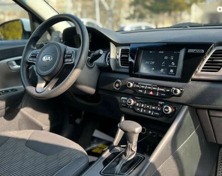 Кіа Niro, об'ємом двигуна 0 л та пробігом 102 тис. км за 16550 $, фото 9 на Automoto.ua
