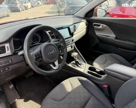 Киа Niro, объемом двигателя 0 л и пробегом 174 тыс. км за 10100 $, фото 9 на Automoto.ua