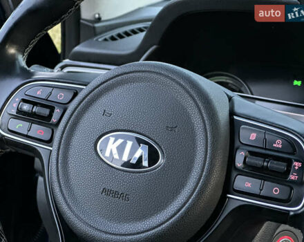 Кіа Niro, об'ємом двигуна 1.58 л та пробігом 135 тис. км за 17000 $, фото 9 на Automoto.ua