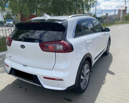 Кіа Niro, об'ємом двигуна 1.58 л та пробігом 224 тис. км за 14700 $, фото 4 на Automoto.ua