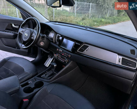 Кіа Niro, об'ємом двигуна 1.58 л та пробігом 135 тис. км за 17000 $, фото 14 на Automoto.ua