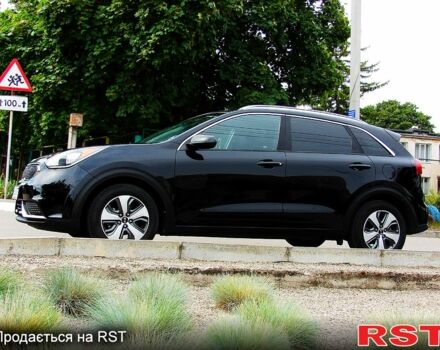 Киа Niro, объемом двигателя 1.6 л и пробегом 136 тыс. км за 16500 $, фото 2 на Automoto.ua