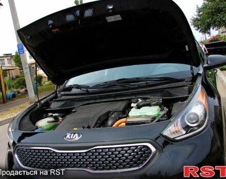 Киа Niro, объемом двигателя 1.6 л и пробегом 136 тыс. км за 16500 $, фото 9 на Automoto.ua