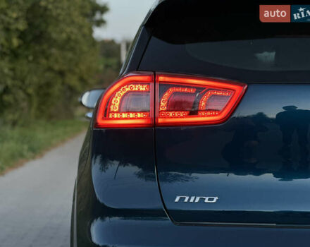 Кіа Niro, об'ємом двигуна 1.58 л та пробігом 135 тис. км за 17000 $, фото 5 на Automoto.ua