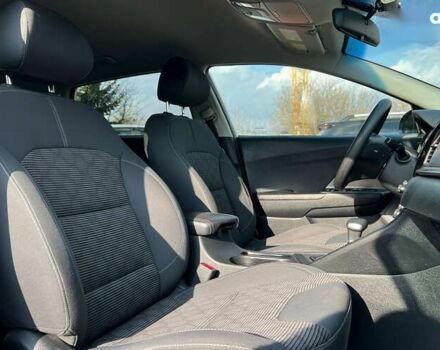 Кіа Niro, об'ємом двигуна 0 л та пробігом 102 тис. км за 16550 $, фото 8 на Automoto.ua