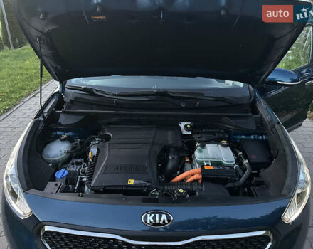 Кіа Niro, об'ємом двигуна 1.58 л та пробігом 135 тис. км за 17000 $, фото 19 на Automoto.ua