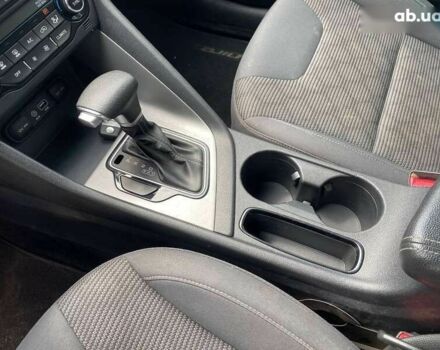 Кіа Niro, об'ємом двигуна 0 л та пробігом 208 тис. км за 15300 $, фото 15 на Automoto.ua