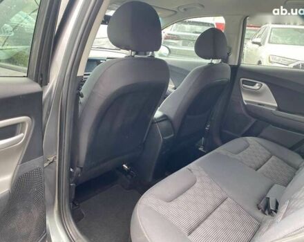 Кіа Niro, об'ємом двигуна 0 л та пробігом 208 тис. км за 15300 $, фото 19 на Automoto.ua