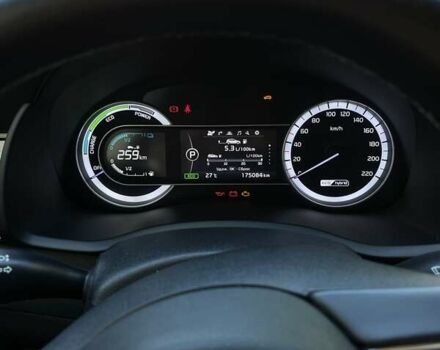 Кіа Niro, об'ємом двигуна 1.58 л та пробігом 180 тис. км за 16000 $, фото 16 на Automoto.ua