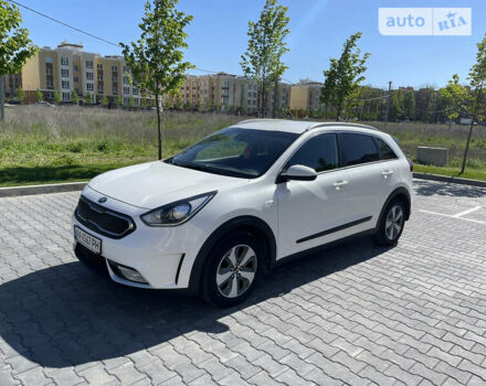 Киа Niro, объемом двигателя 1.58 л и пробегом 129 тыс. км за 17300 $, фото 7 на Automoto.ua