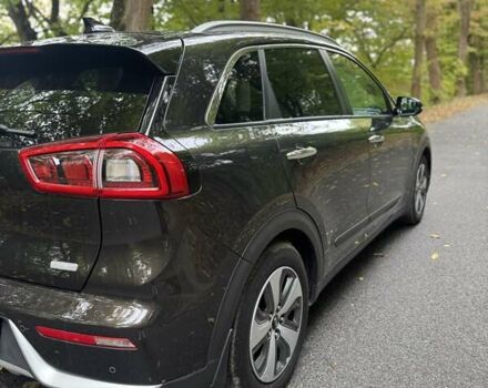 Киа Niro, объемом двигателя 1.58 л и пробегом 176 тыс. км за 17200 $, фото 5 на Automoto.ua