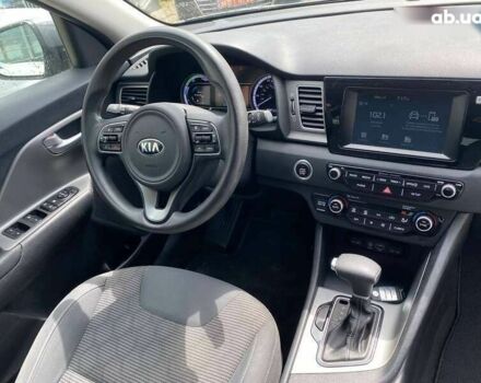 Кіа Niro, об'ємом двигуна 0 л та пробігом 208 тис. км за 15300 $, фото 8 на Automoto.ua