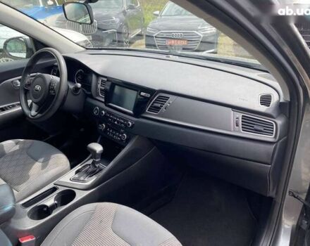 Кіа Niro, об'ємом двигуна 0 л та пробігом 208 тис. км за 15300 $, фото 6 на Automoto.ua