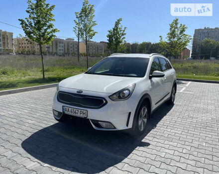 Киа Niro, объемом двигателя 1.58 л и пробегом 129 тыс. км за 17300 $, фото 8 на Automoto.ua