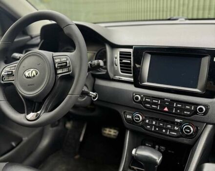 Киа Niro, объемом двигателя 1.58 л и пробегом 176 тыс. км за 17200 $, фото 3 на Automoto.ua