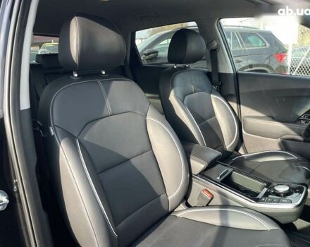 Киа Niro, объемом двигателя 0 л и пробегом 136 тыс. км за 17400 $, фото 25 на Automoto.ua
