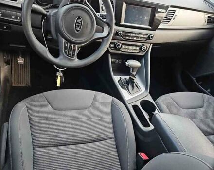 Киа Niro, объемом двигателя 1.58 л и пробегом 161 тыс. км за 12400 $, фото 7 на Automoto.ua