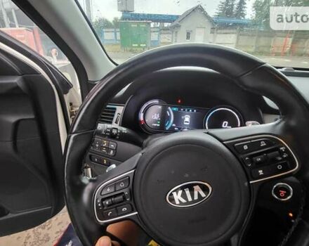 Кіа Niro, об'ємом двигуна 0 л та пробігом 82 тис. км за 19500 $, фото 6 на Automoto.ua