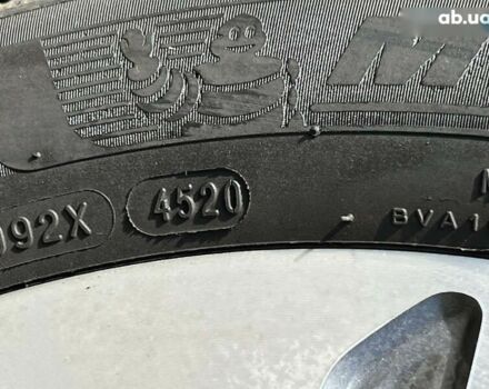 Кіа Niro, об'ємом двигуна 0 л та пробігом 112 тис. км за 17715 $, фото 23 на Automoto.ua